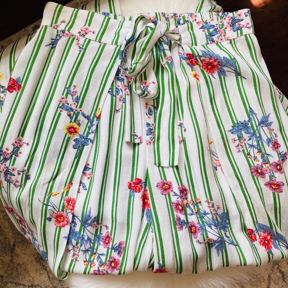 Boho green pattern pants 💐☀️💚 - Picture 11 of 11